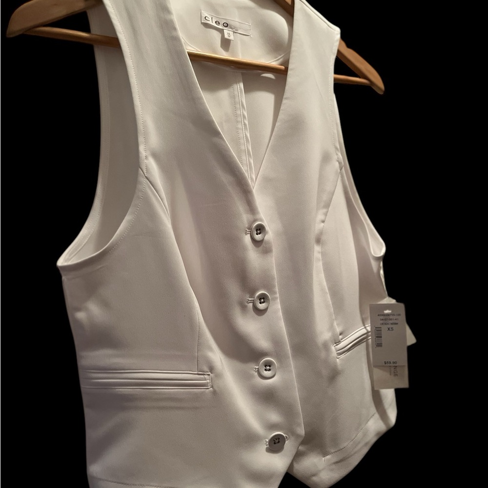 CLEO Elegant White Button-Up Vest. Give yourself an hourglass